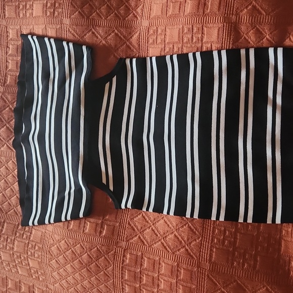Black and white striped top - Picture 3 of 3